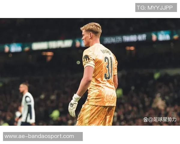 英媒报道多队争租金斯基热刺拒绝中期削弱门将实力