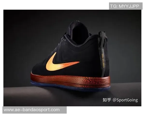 布克首次亮相新款签名鞋布克2代球鞋在比赛中引发关注
